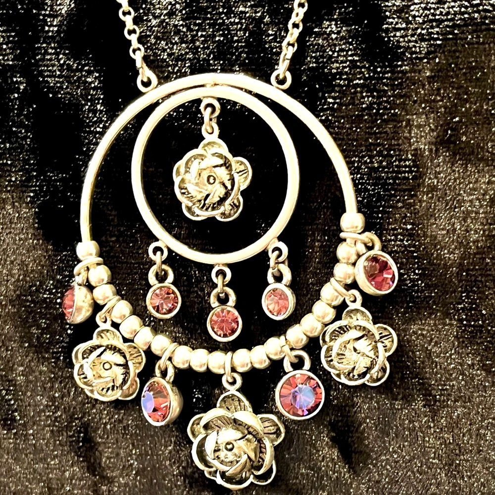 N134- NWT Pilgrim Danish Jewelry Flower Pendant Necklace 27” + 2” extender - Picture 4 of 11